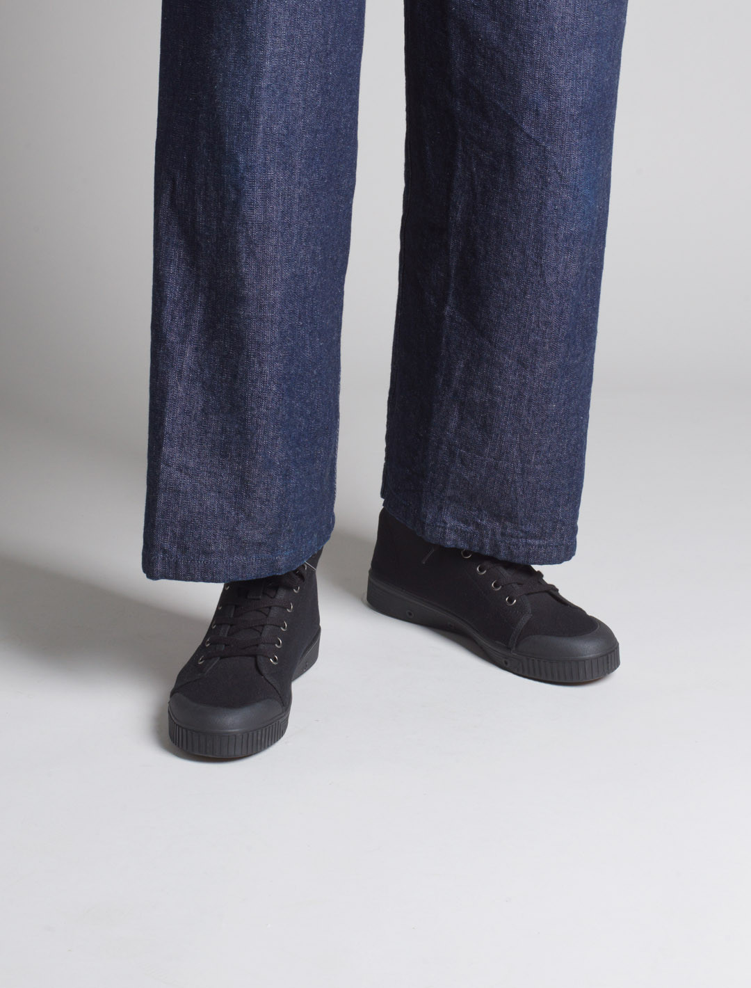 B2 CANVAS ブラック