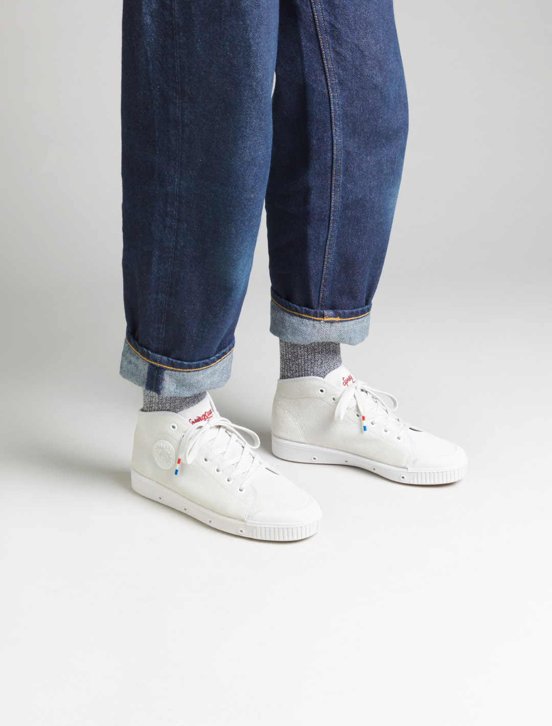 B2 SUEDE